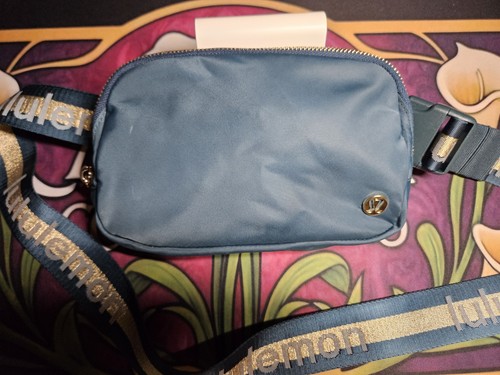 Lululemon women belt - ,